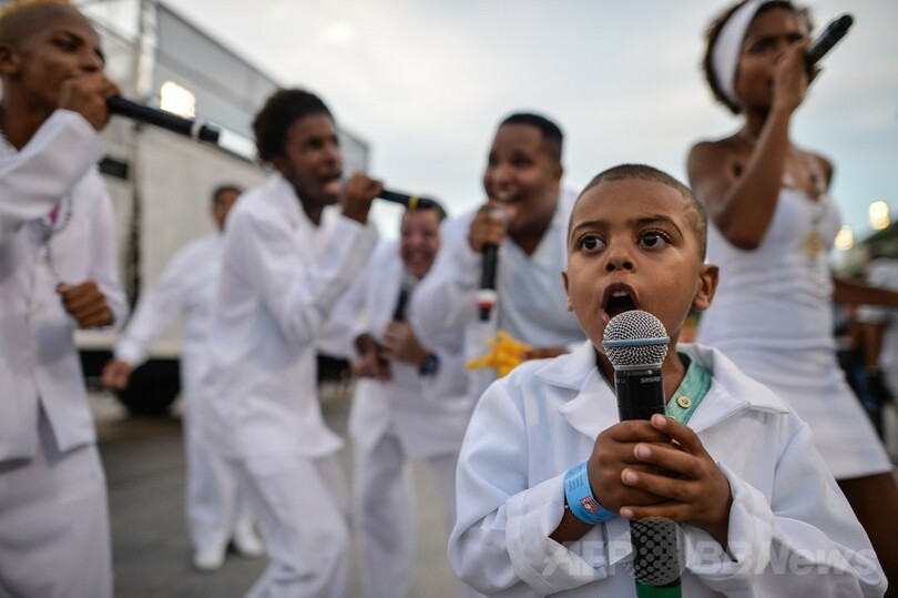大人顔負け！リオのカーニバルで活躍する子どもたち