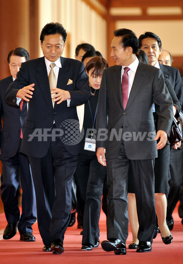 鳩山首相が初訪韓、李大統領と対北朝鮮で連携を確認