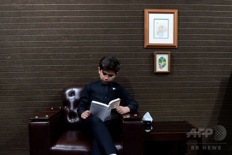 パキスタンが熱狂する11歳の「モチベーショナルスピーカー」は本物か？