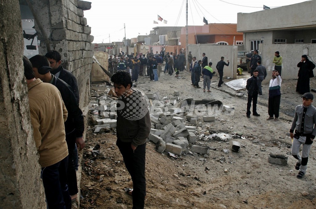 イラク北部で少数宗教集団の葬儀狙った自爆攻撃、26人死亡 イラク北部で少数宗教集団の葬儀狙った自爆攻撃、26人死亡