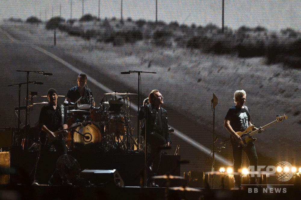 U2 インド初公演で2年間の記念ツアー締めくくる 写真10枚 国際ニュース Afpbb News