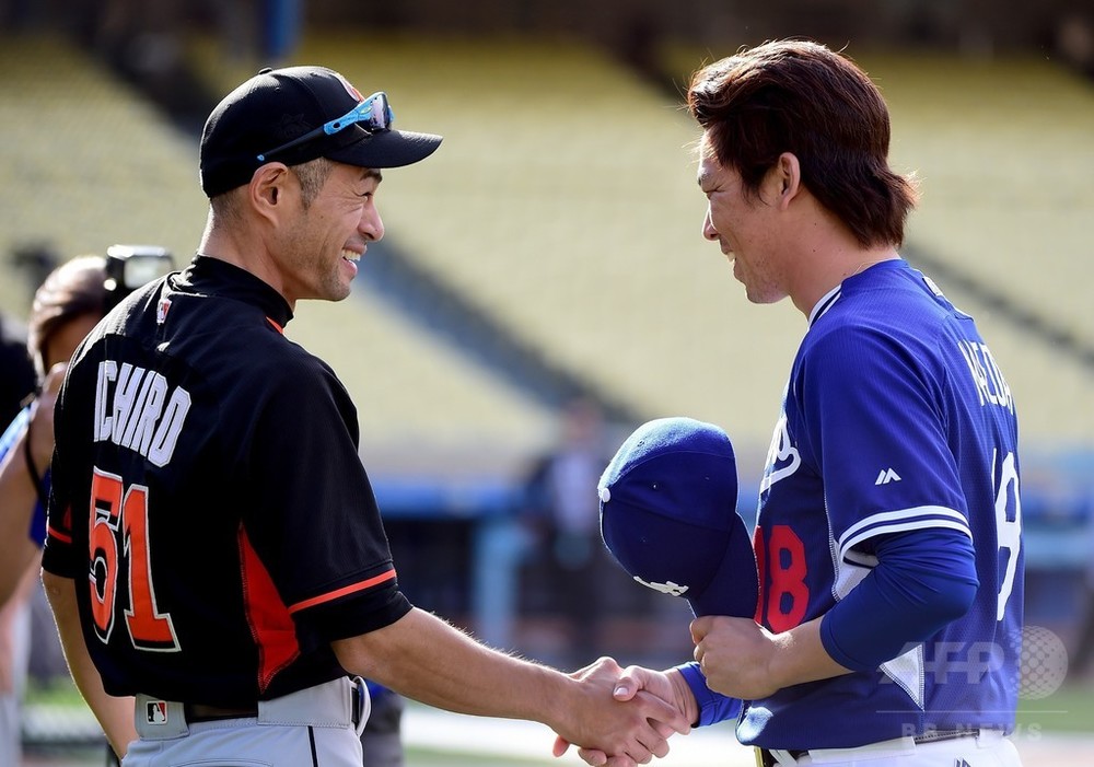 前田健太、先輩大リーガーのイチローと初対面 写真8枚 国際ニュース
