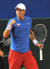 男子テニス国別対抗戦、デビスカップ（%%2009 Davis Cup%%）ワールドグループ準決勝、クロアチア対チェコ。初日はシングルス2試合が行われ、チェコが2連勝を飾り準決勝進出に王手をかけた。

　チェコは第1試合でラデク・ステパネク（%%Radek Stepanek%%）がイヴォ・カルロビッチ（%%Ivo Karlovic%%）に6-7、7-6、7-6、6-7、16-14で勝利し、第2試合ではトマス・ベルディハ（%%Tomas Berdych%%）がマリン・チリッチ（%%Marin Cilic%%）を6-3、6-3、3-6、4-6、6-3で下した。写真はポイントを奪いガッツポーズを見せるトマス・ベルディハ。（2009年9月18日撮影）(c)AFP/HRVOJE POLAN
