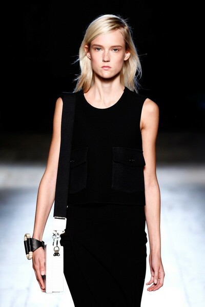 ベルトとポケットでアクセント ヴィクトリア ベッカム 15年春夏 写真87枚 ファッション ニュースならmode Press Powered By Afpbb News