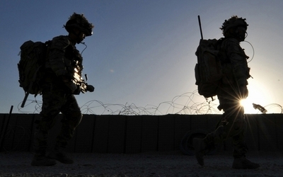 路上爆弾が爆発、15人死亡 アフガニスタン南部