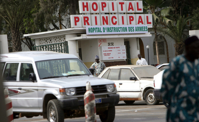 モーリタニアの仏人観光客銃撃事件、3人を拘束