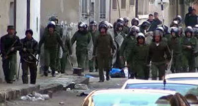 アラブ連盟のシリア監視団に撤退要求、デモ弾圧やまず