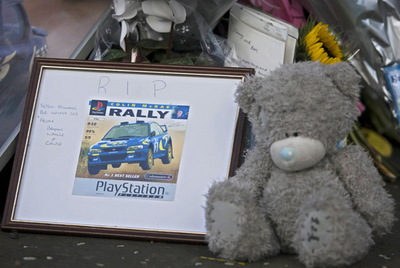 ヘリコプター事故で死亡のWRC元王者マクレー氏、多くのファンが追悼