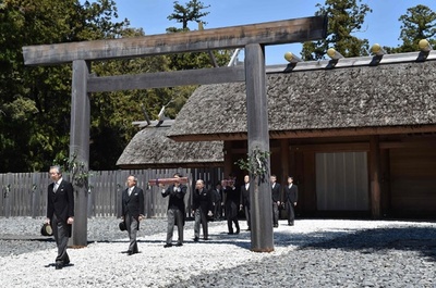 両陛下、伊勢神宮外宮を参拝 退位を報告