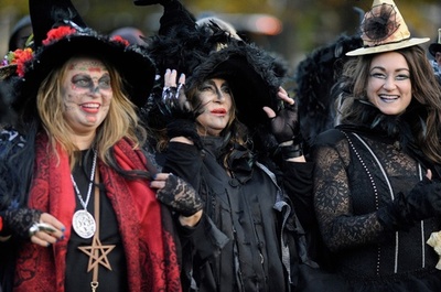 セーラム魔女裁判、有罪女性に恩赦へ 地元中学生の働き掛けで