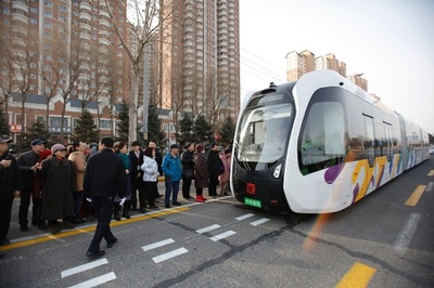 線路不要のスマートレール車の試運転 ハルビン