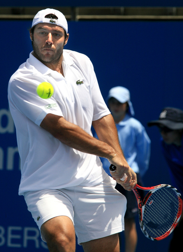 グロージャン 1回戦でルーチャック降す