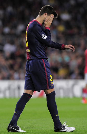 FCバルセロナのピケが戦線離脱