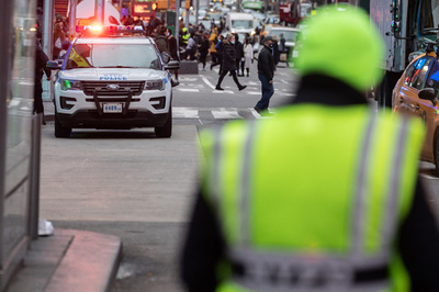 流れ弾で女子高生死亡 米NY