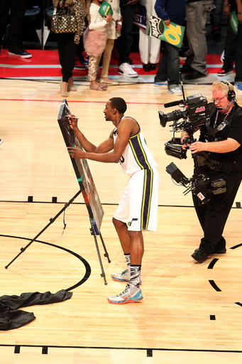 ロスがダンクコンテスト優勝、NBAオールスター