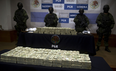 車内に11億円超える現金、メキシコ軍が発見