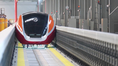 中国初の高温超電導リニア全要素試験システム、浮上運行に成功 時速600キロへ