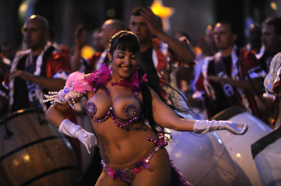 ウルグアイ音楽「カンドンベ」の祭典