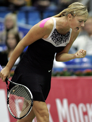 シャラポワ アザレンカに敗れ初戦敗退