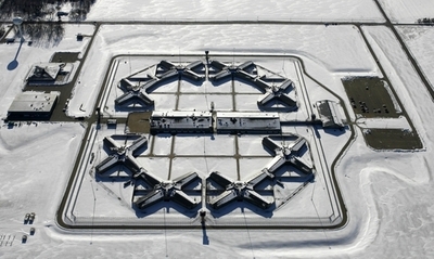 オバマ米大統領、グアンタナモ基地収容者をイリノイ州に移送の方針