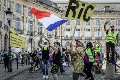 仏で「黄ベスト」デモ、参加者伸びず 運動に終止符？ 