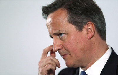 英首相携帯にいたずら電話、偽物と気づかず転送