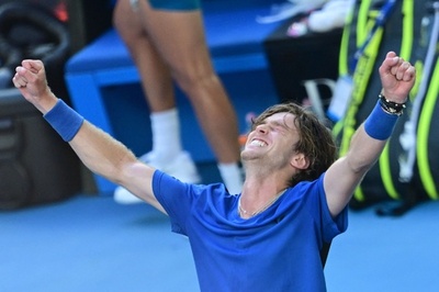 ルブレフが全豪OP8強入り MP2本しのぎルーネとの激闘制す