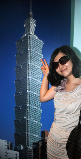 台湾、中国人の個人旅行解禁 第一陣300人到着