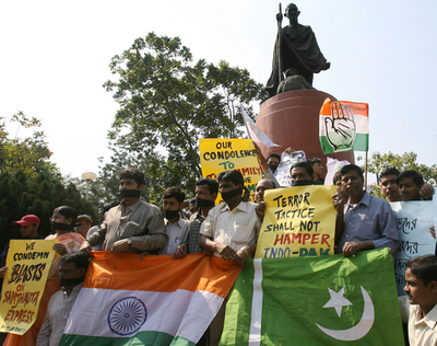 印パ両国、列車爆破テロ事件後も和平協議を継続 - インド