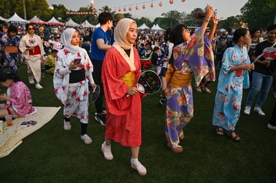 マレーシアで恒例の盆踊り大会 日本の夏味わう