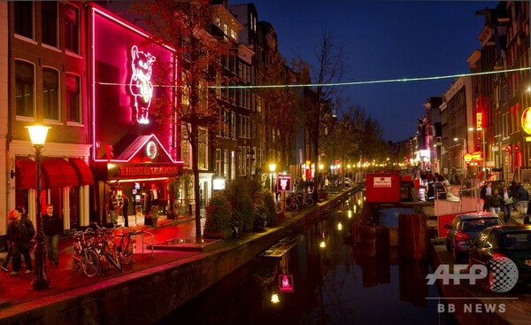 赤線地区への観光客抑制する新措置を導入、アムステルダム
