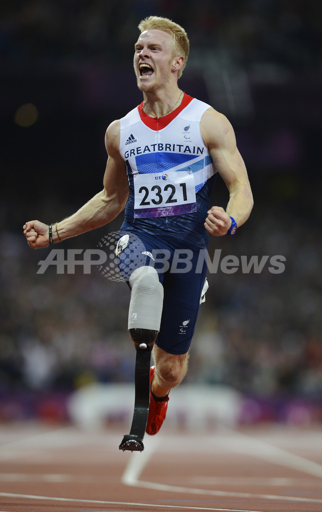 ピーコック、ピストリウス破り男子100メートルで金メダル パラリンピック