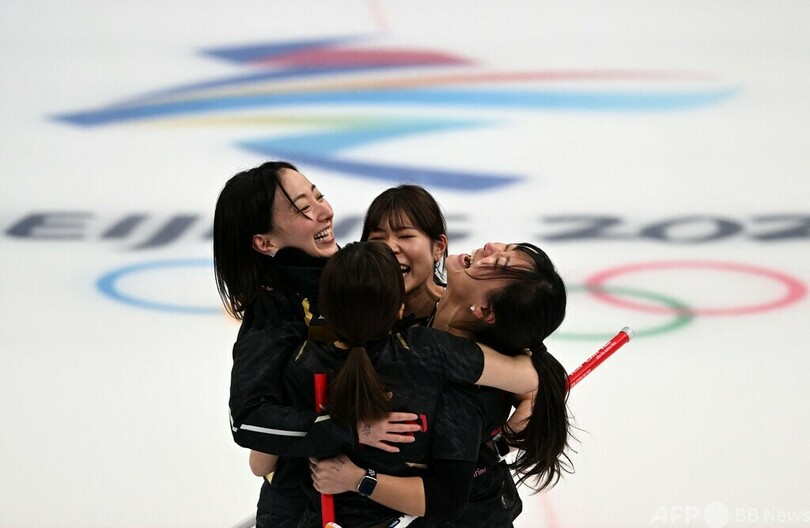 カーリング女子日本が決勝進出、スイスを撃破 北京冬季五輪