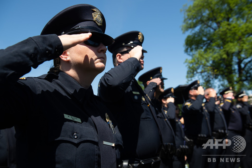 武器不所持の男性殺害で無罪の元警官、年金目的で警察に一時再就職 米 武器不所持の男性殺害で無罪の元警官、年金目的で警察に一時再就職 米