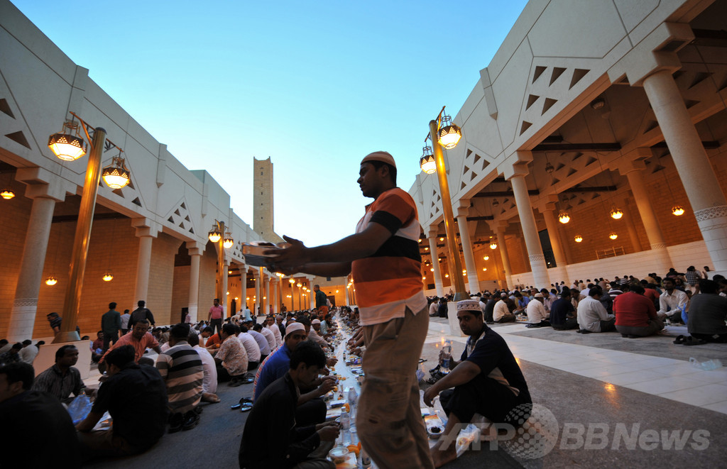 断食月を軽視する外国人は国外追放、サウジ当局 断食月を軽視する外国人は国外追放、サウジ当局