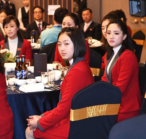 言いたくはないけど やっぱりかわいい 北朝鮮 美女応援団 注目の的に 韓国 写真12枚 国際ニュース Afpbb News