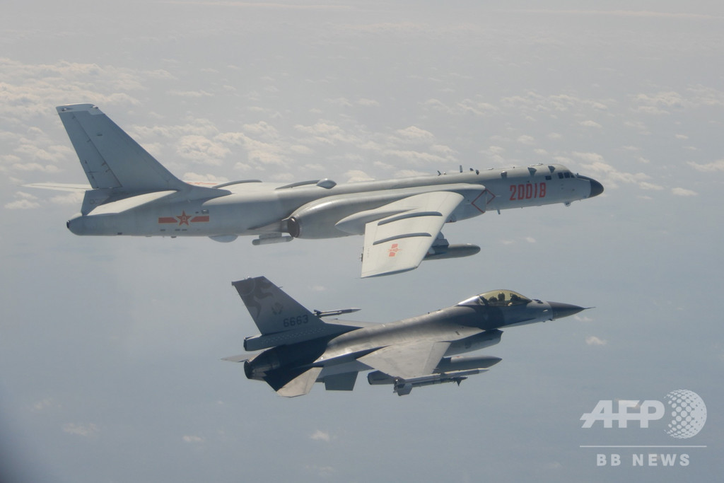 中国軍機が台湾海峡の中間線越え、台湾「今は武漢ウイルスに対処すべき時」 中国軍機が台湾海峡の中間線越え、台湾「今は武漢ウイルスに対処すべき時」