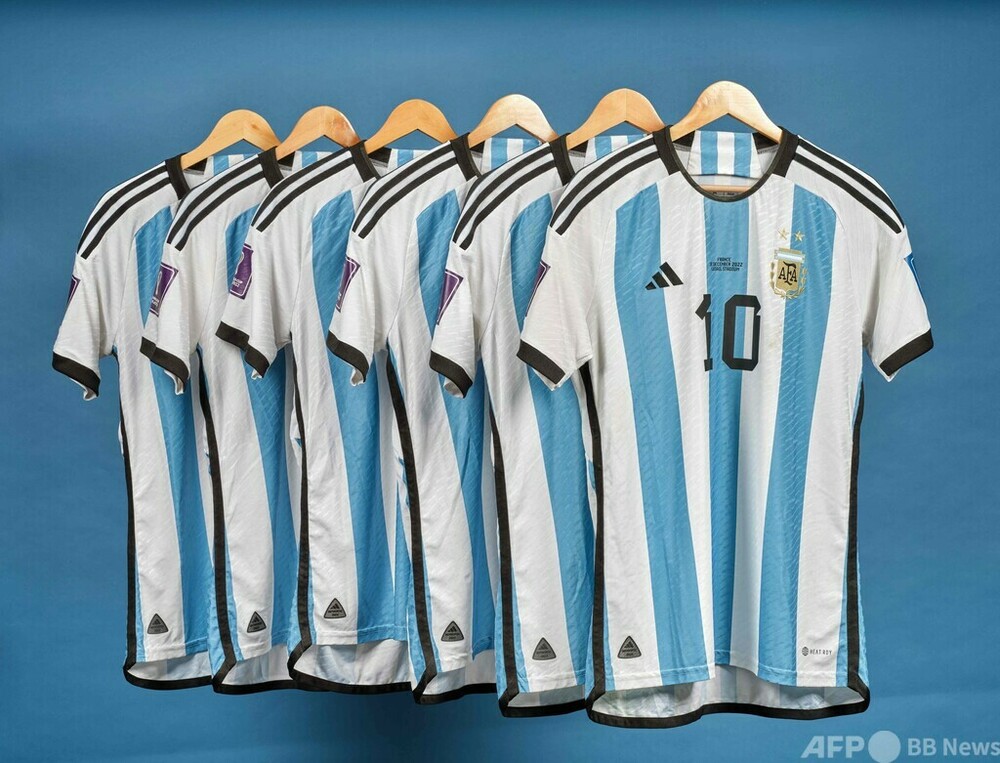 メッシのユニ6枚が11億円で落札 カタールW杯で着用 写真4枚 国際