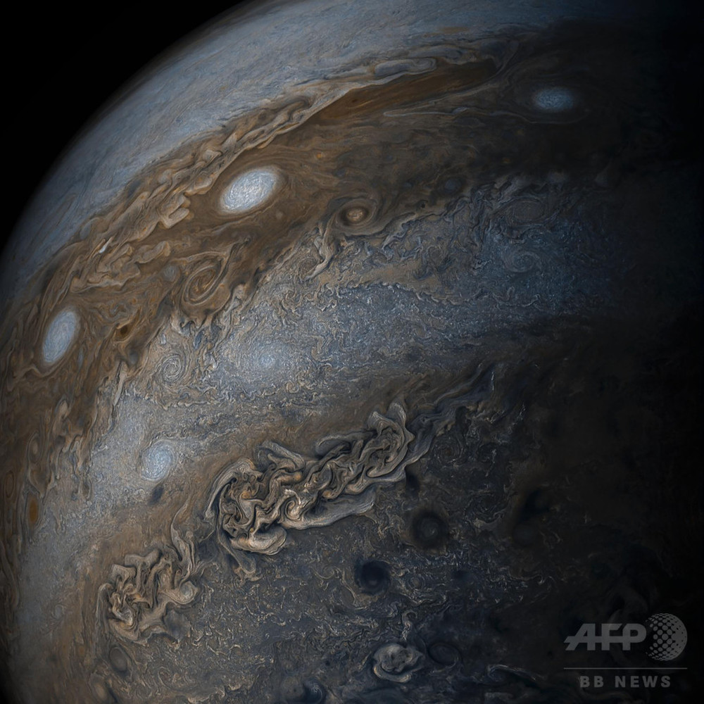 木星の色が鮮明に NASAが画像を公開 写真1枚 国際ニュース：AFPBB News