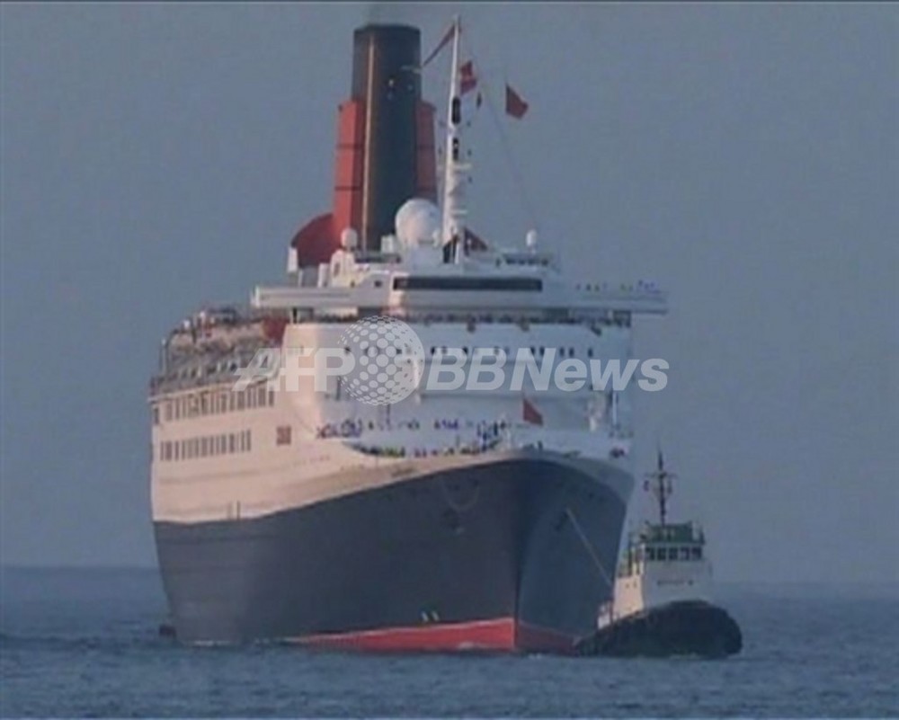 動画】豪華客船クイーン・エリザベス2世、ドバイに到着 写真1枚