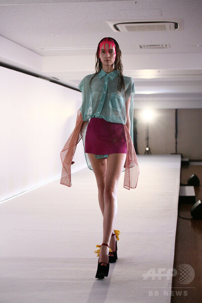 「ミキオサカベ」、レザーを使ったスペシャルファッションショー