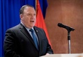 ハノイのメトロポールホテルでベトナムの経済人らを前に講演するマイク・ポンペオ国務長官（2018年7月8日撮影）。(c)AFP PHOTO / POOL / Andrew Harnik