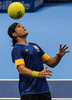 男子テニスのロジャー・フェデラー（Roger Federer、スイス）とトミー・ハース（Tommy Haas、ドイツ）が9日、ブラジル・サンパウロ（Sao Paulo）州のイビラプエラ体育館（Ibirapuera Gymnasium）でエキシビションマッチを行った。

両選手はサッカーブラジル代表のユニフォームを着用してプレーを披露した。

大きなテニスボールを頭でコントロールするトミー・ハース（2012年12月9日撮影）。(c)AFP/Yasuyoshi CHIBA