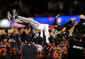 第2回ワールド・ベースボール・クラシック（%%2009 World Baseball Classic%%）決勝、韓国を延長10回5-3で下し、大会連覇を果たして胴上げされる日本の原辰徳（%%Tatsunori Hara%%）監督。（2009年3月23日撮影）(c)AFP/Getty Images/Kevork Djansezian