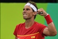 リオデジャネイロ五輪、テニス男子シングルス1回戦。試合に勝利し喜ぶラファエル・ナダル（2016年8月7日撮影）。(c)AFP/Martin BERNETTI