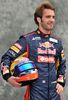 メルボルン（Melbourne）で開催された12F1開幕戦オーストラリアGP（Australian Grand Prix 2012）で写真撮影が行われ、各チームのドライバーが参加した。

ジャン・エリック・ベルニュ（Jean-Eric Vergne）／トロ・ロッソ（Toro Rosso）

誕生日：1990/04/25
通算優勝回数：-
通算獲得ポイント：-
グランプリ出走回数：-
ポールポジション獲得回数：-
表彰台：-
F1初出走：-
最高成績：-
2011年総合成績：-

ポーズをとるジャン・エリック・ベルニュ（2012年3月15日撮影）。(c)AFP/Paul CROCK