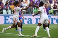 女子サッカー欧州チャンピオンズリーグ決勝、FCバルセロナ対オリンピック・リヨン。チーム3点目を決めて喜ぶオリンピック・リヨンのカタリーナ・マカリオ（左、2022年5月21日撮影）。(c)FRANCK FIFE / AFP
