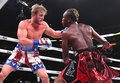 米ロサンゼルスでボクシング対決する人気ユーチューバーのKSI（右）とローガン・ポール（2019年11月9日撮影）。(c)Jayne Kamin-Oncea/Getty Images/AFP