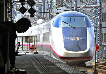 東北新幹線、仙台～東京が再開、震災から1か月半 写真6枚 国際ニュース：AFPBB News