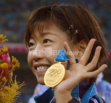 高橋尚子 現役引退へ「陸上人生に悔いはない」 写真1枚 国際ニュース